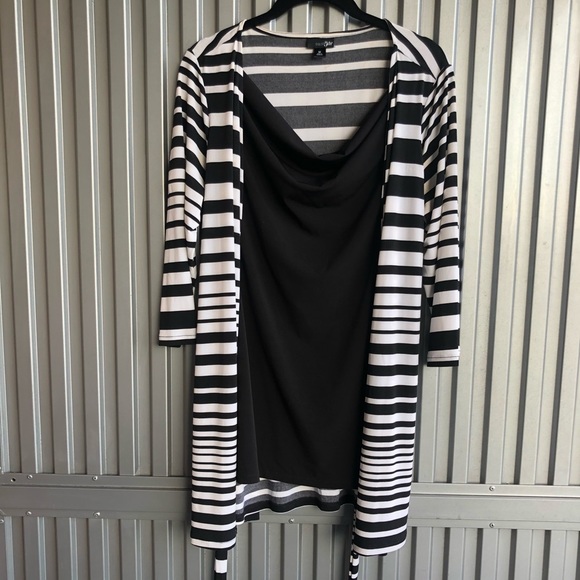 EAST FIFTH Black and White Stripe Tunic - Picture 3 of 3